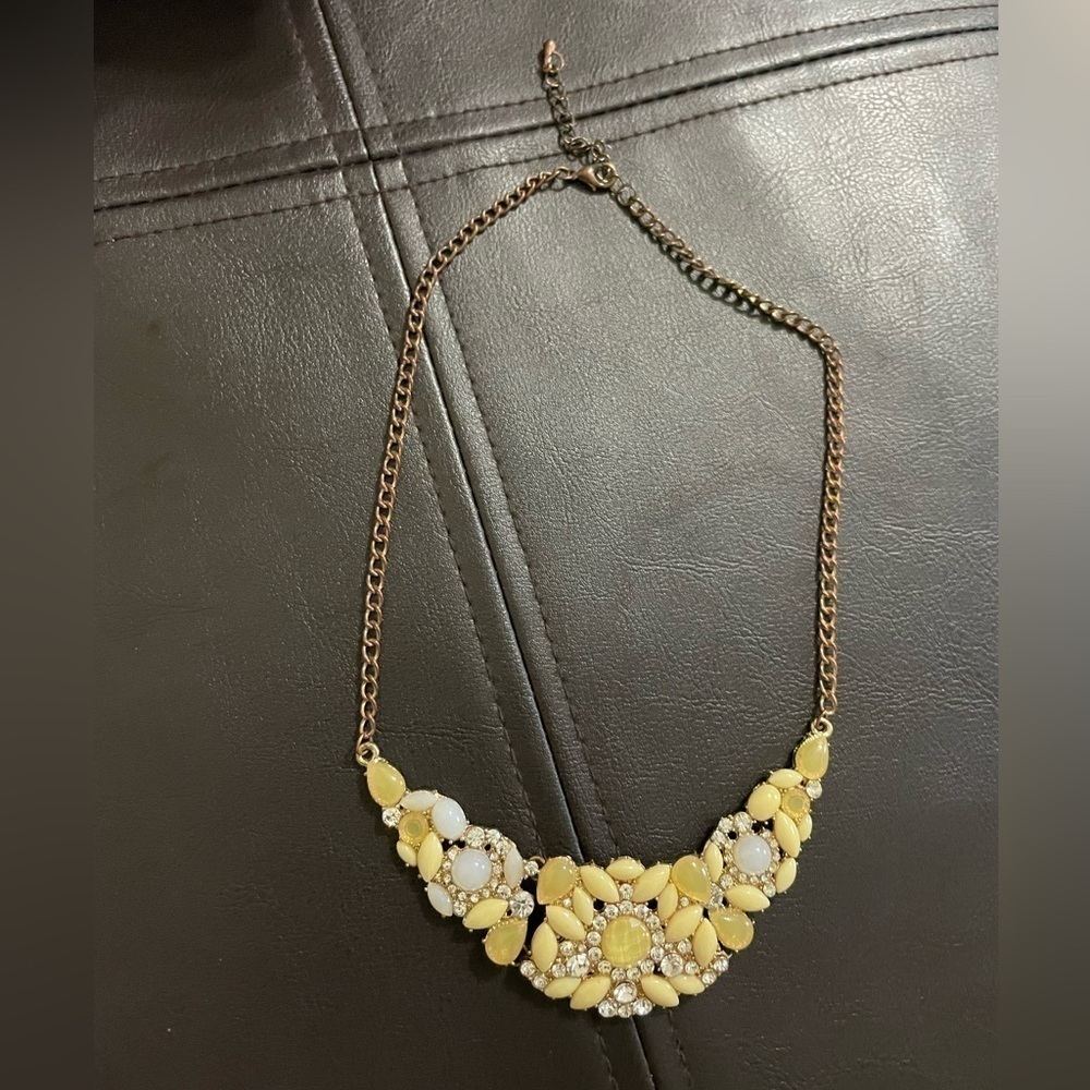 Faux Gold yellow‎ jeweled necklace